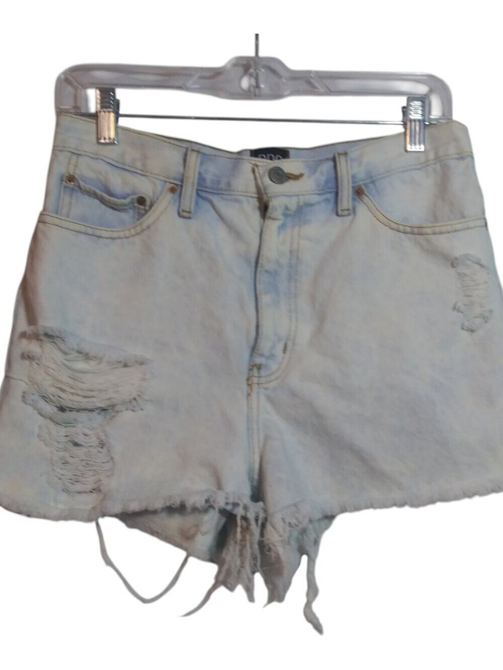 BDG Girlfriend High Rise Light Blue Distressed Denim Shorts Frayed Size 29